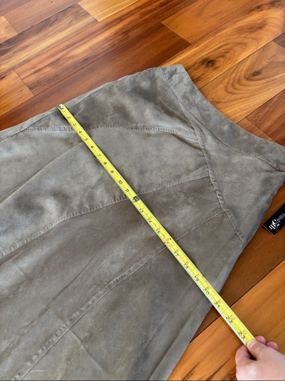 NWT faux suede skirt - Picture 9 of 11